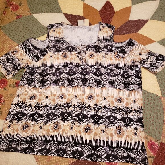 Carribean Joe 2X Woman Cold-Shoulder Tee - Picture 7 of 7